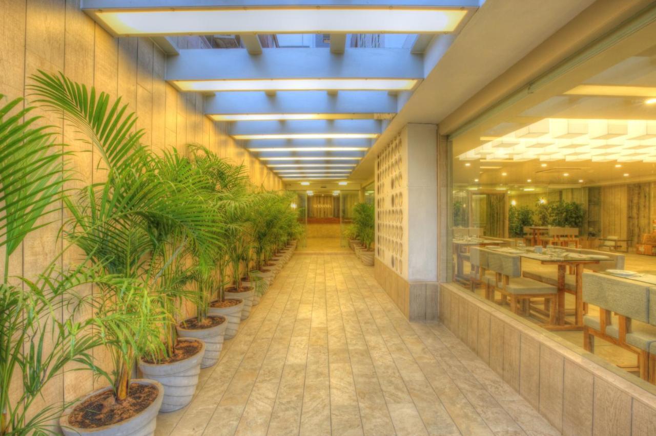 Scenaria Hotel アーメダバード エクステリア 写真