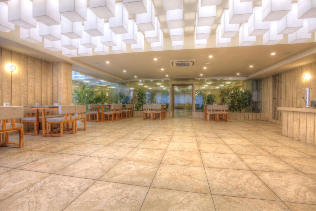 Scenaria Hotel アーメダバード エクステリア 写真