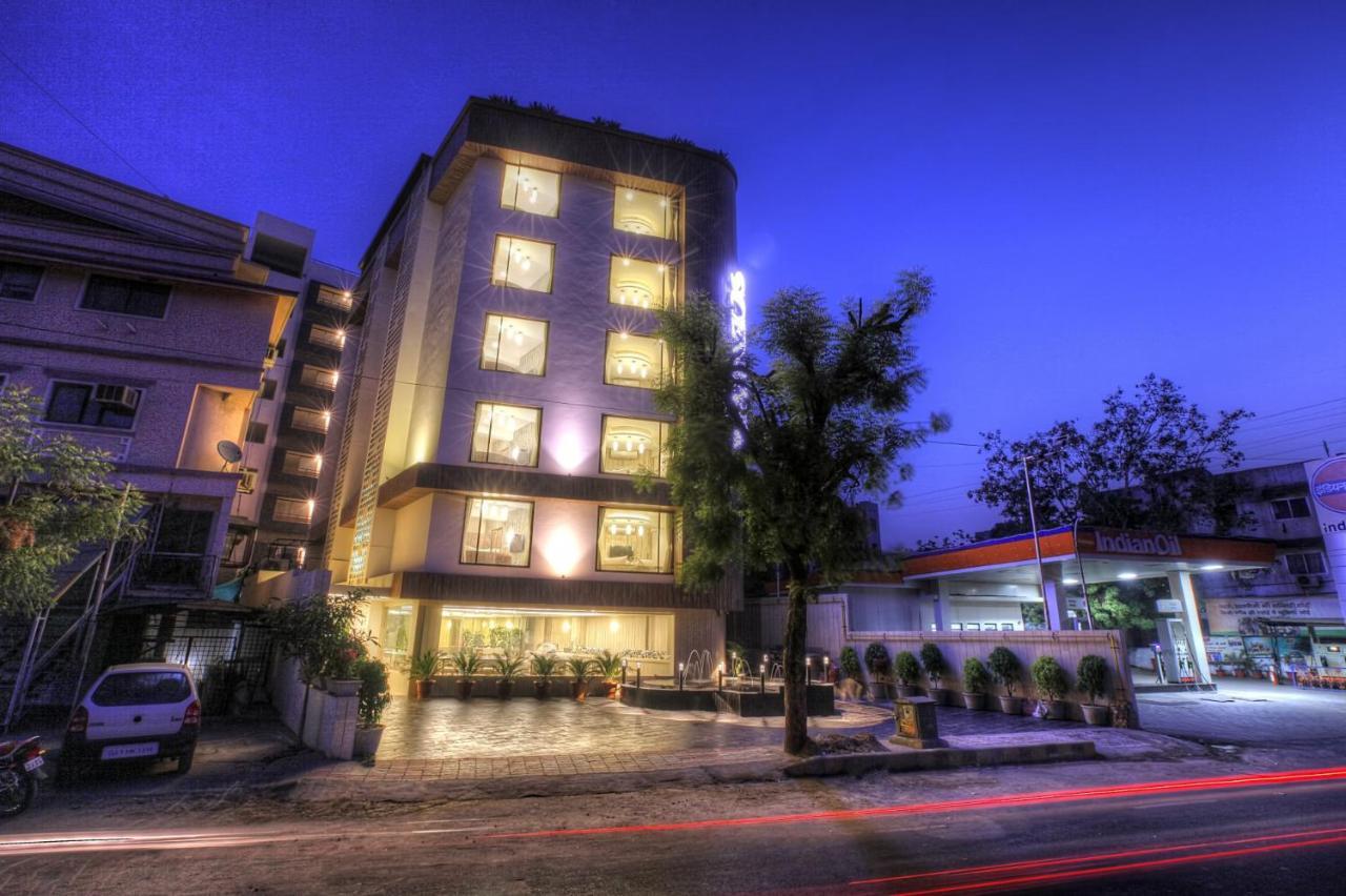 Scenaria Hotel アーメダバード エクステリア 写真