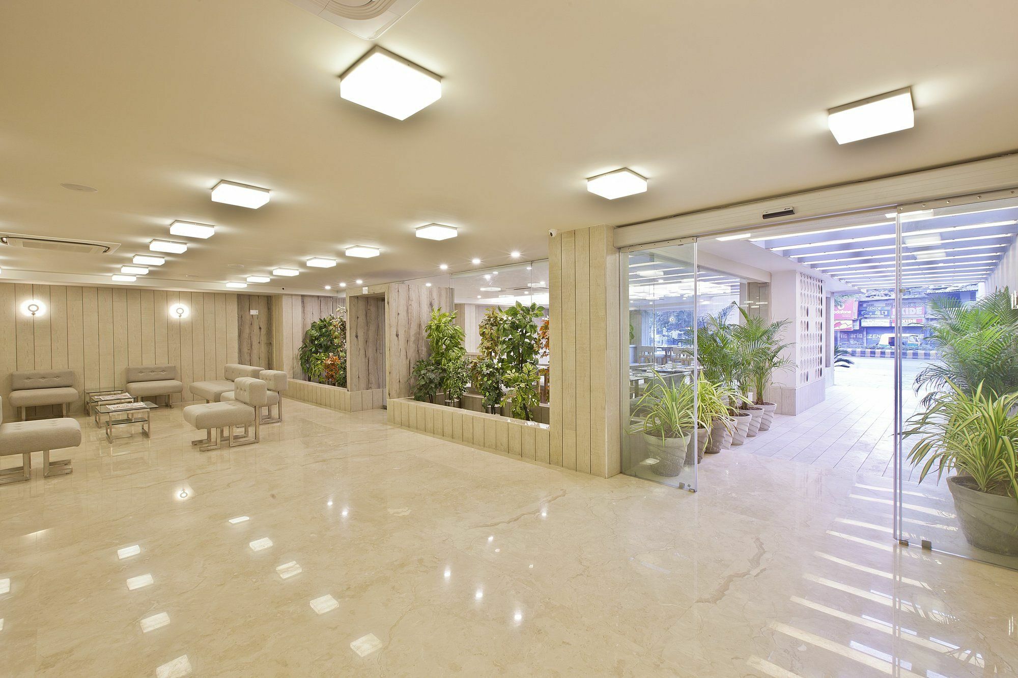 Scenaria Hotel アーメダバード エクステリア 写真