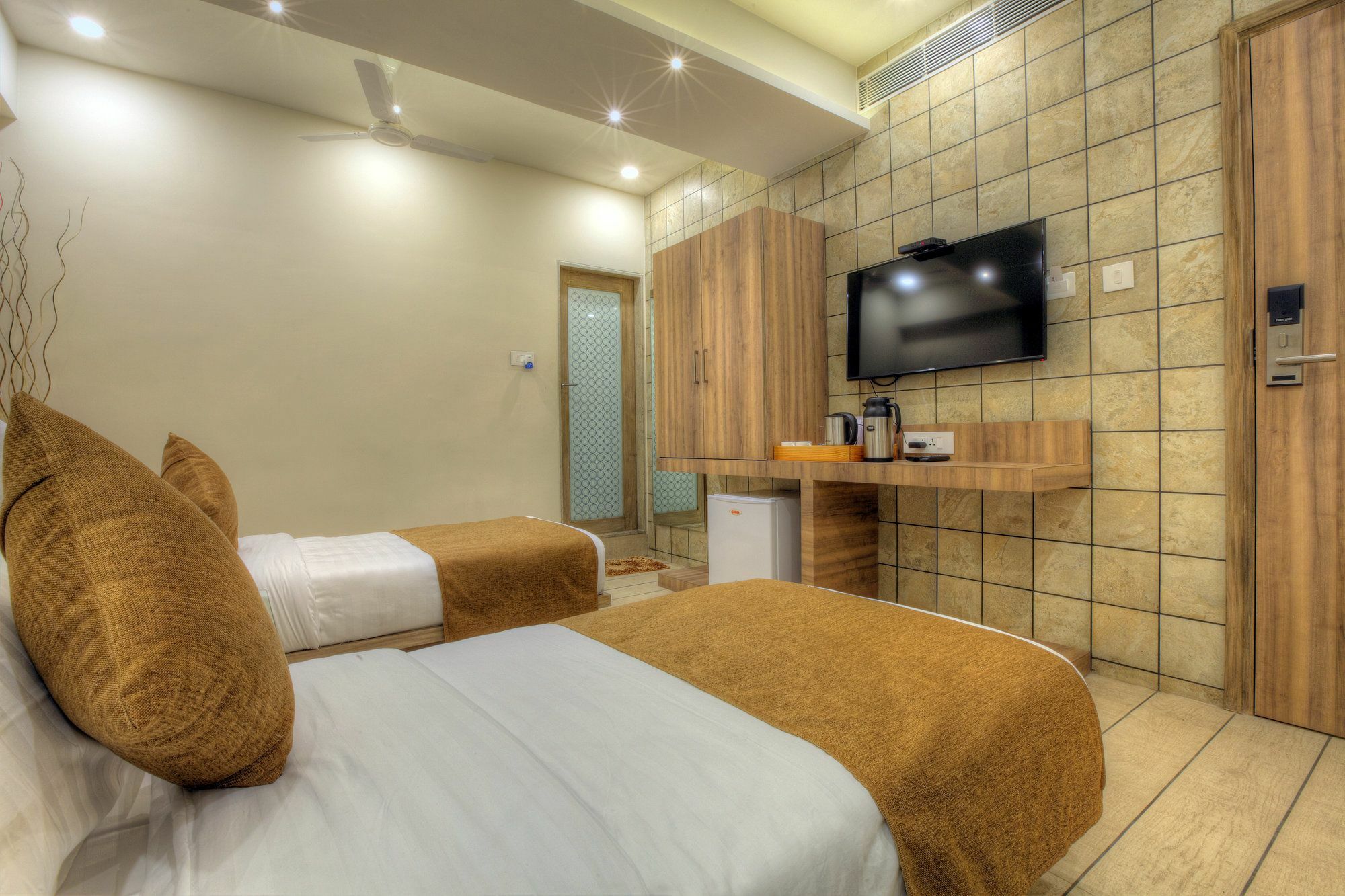 Scenaria Hotel アーメダバード エクステリア 写真
